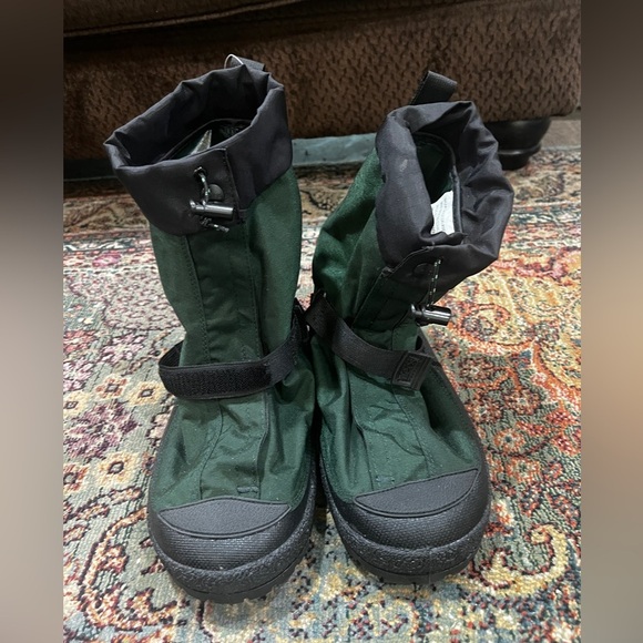 NEW NEOS Overshoe Green Waterproof - Picture 1 of 4
